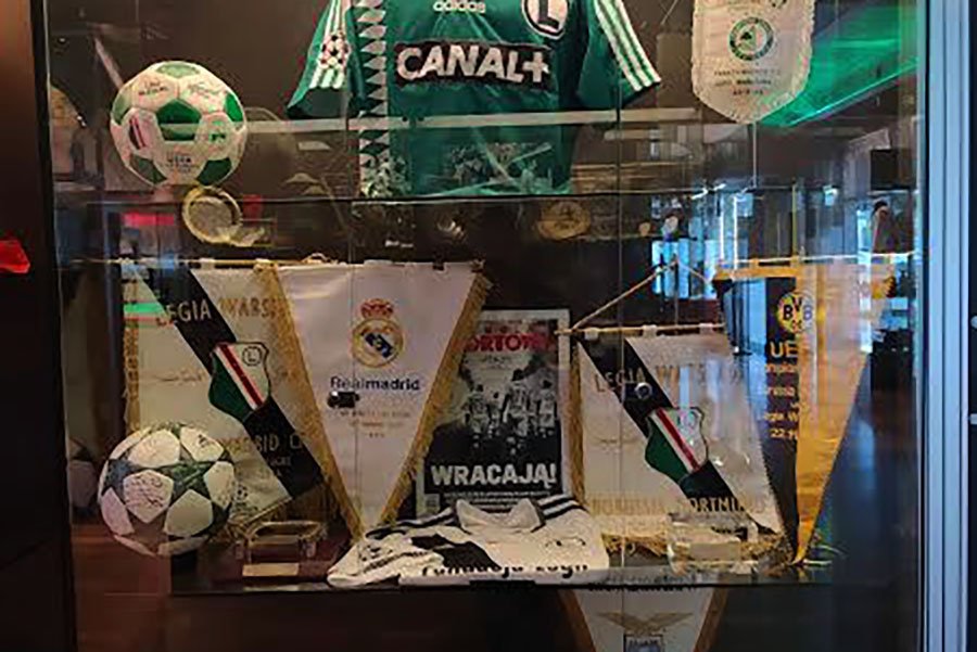 Futbol en Varsovia Polonia